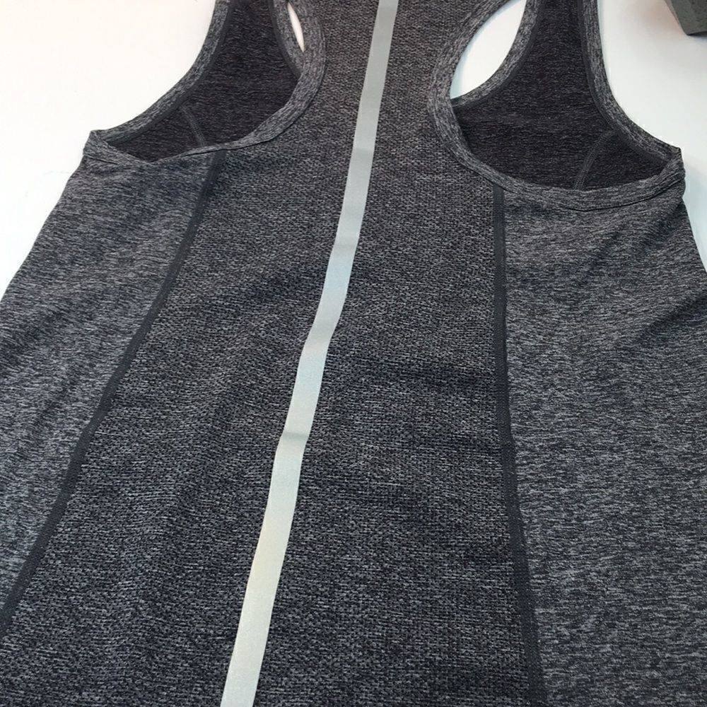 New Reflective line fitness sports too size small - Picture 6 of 8